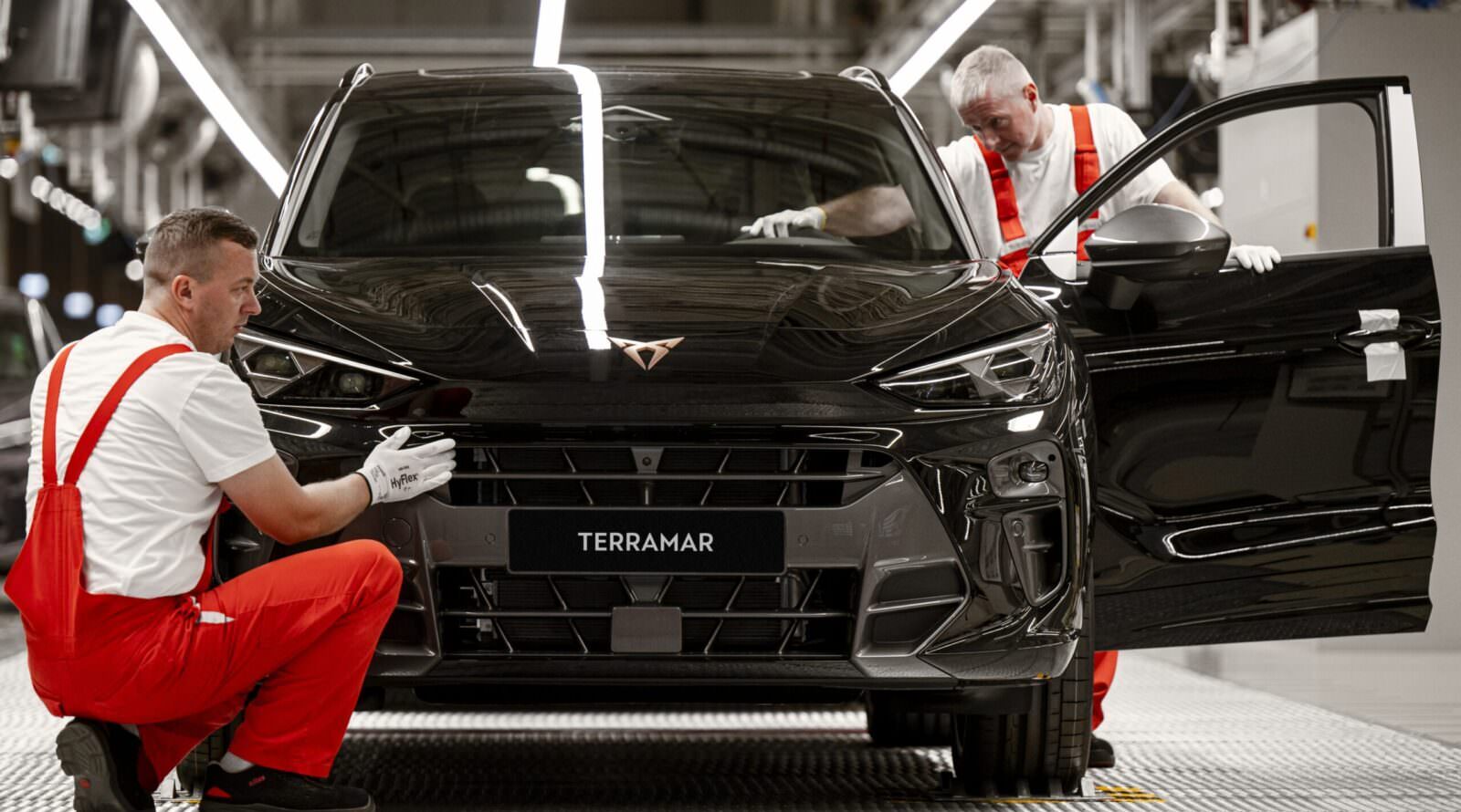ev-&-cleantech-round-up-—-more-battery-recycling,-man-accelerates-charging,-wind-advances,-&-millions-for-volvo-renewable-renovation